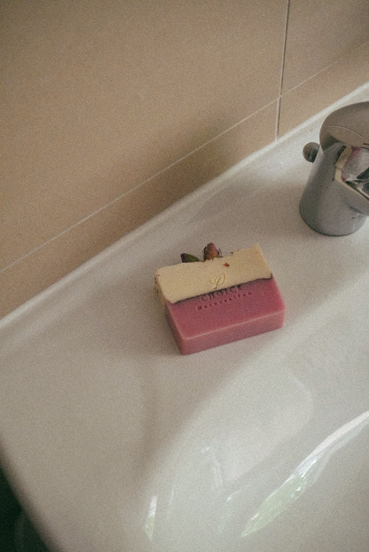 Handgefertigte Naturseife MINZE & ROSE