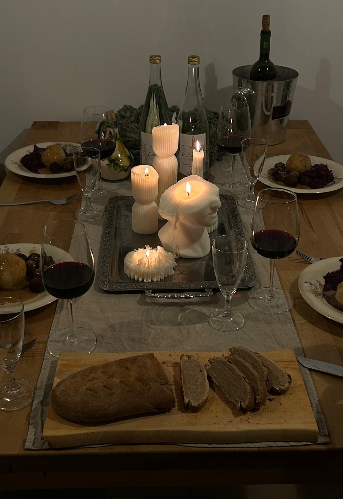 Mediterrane Tischdeko im Januar – Kerzen als Herzstück der Slow Season