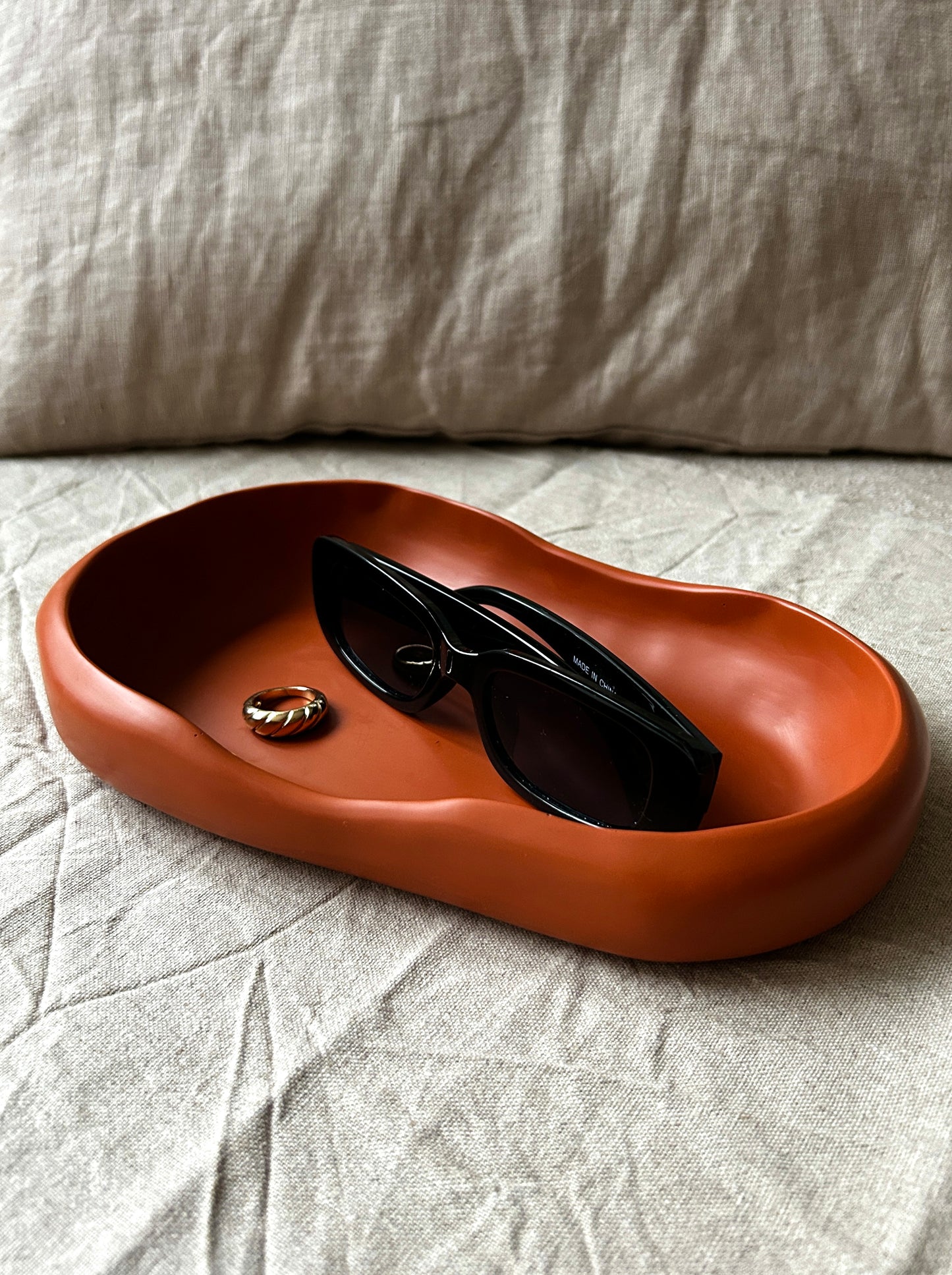 AVOLA Tray